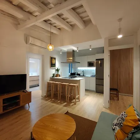 Luxury 2br And 2wr Apartment Barcelona